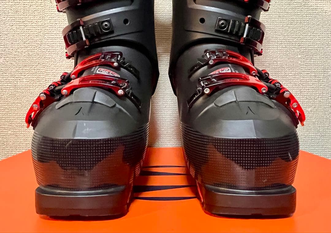 幅広モデル ATOMIC Hawx Magna 130S 26-26.5cm