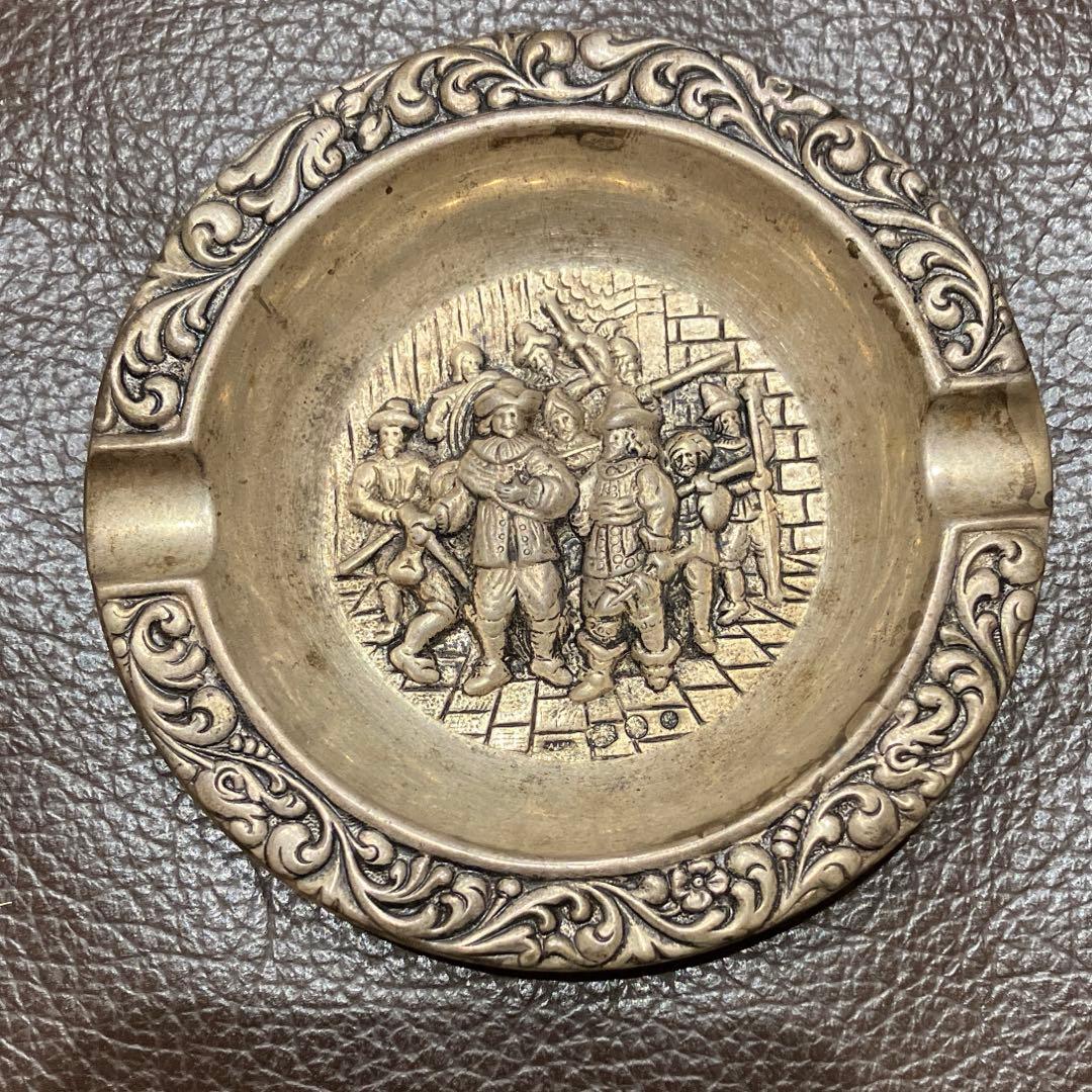 ヴィンテージ　いぶし銀　ヨーロッパ製　小さな灰皿