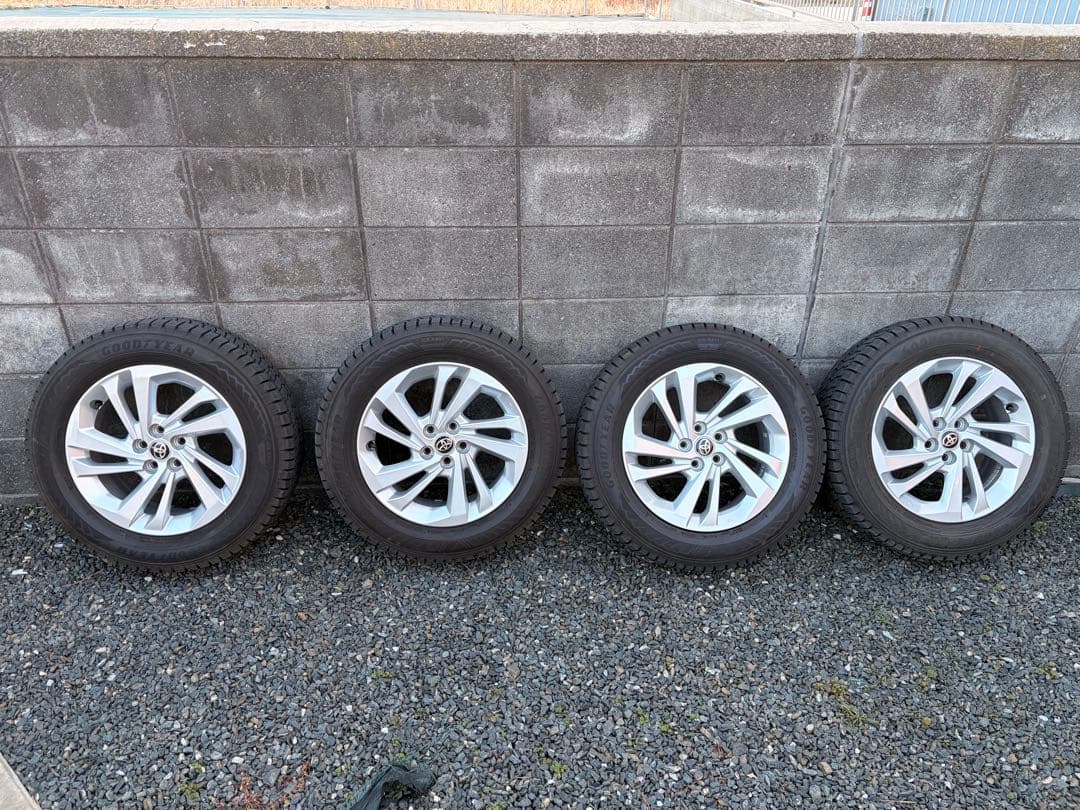 トヨタ ライズ ロッキー 16インチ スタッドレスタイヤセット195/65R16