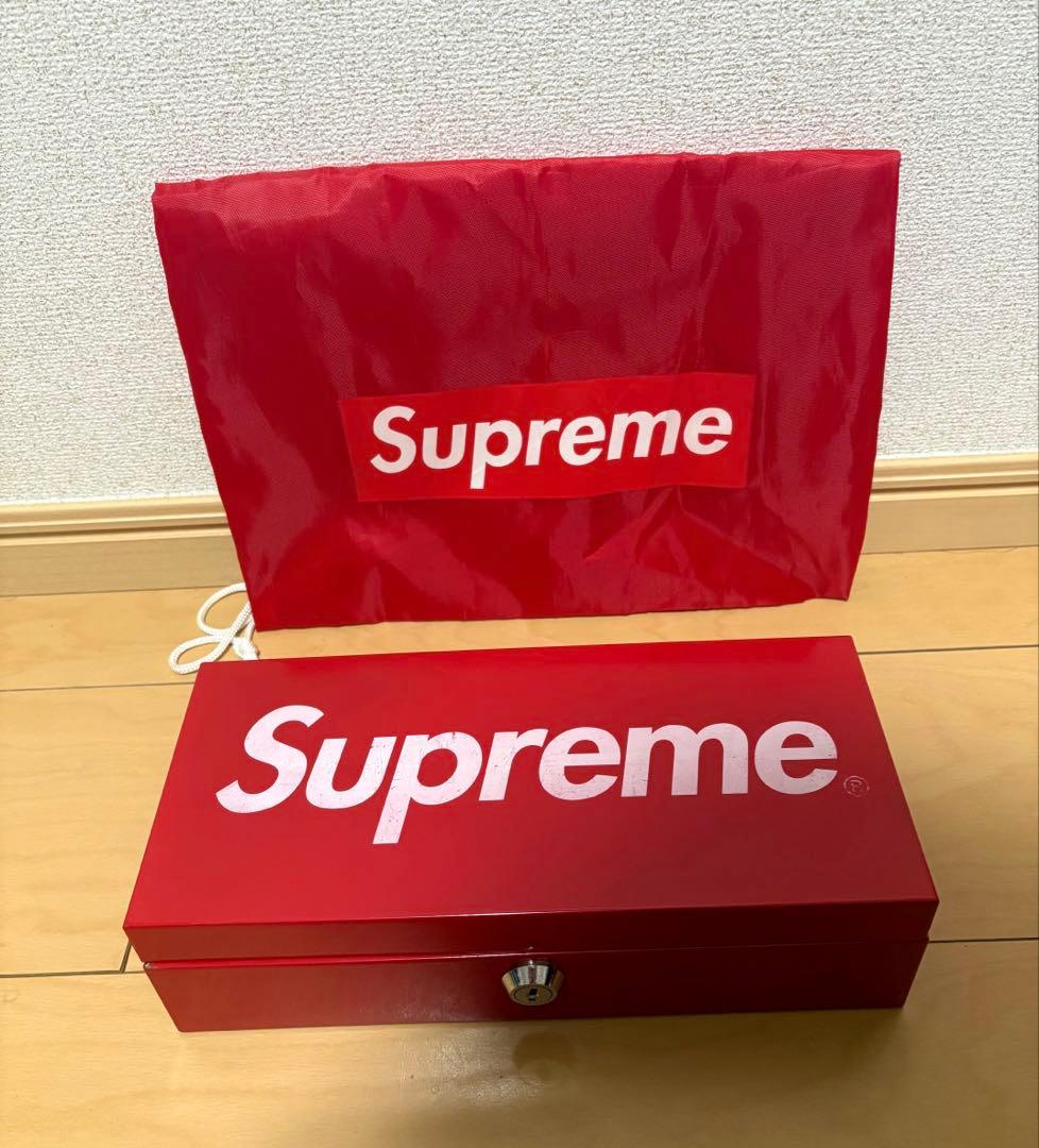 【超希少】2011AW Supreme メタルロックボックス