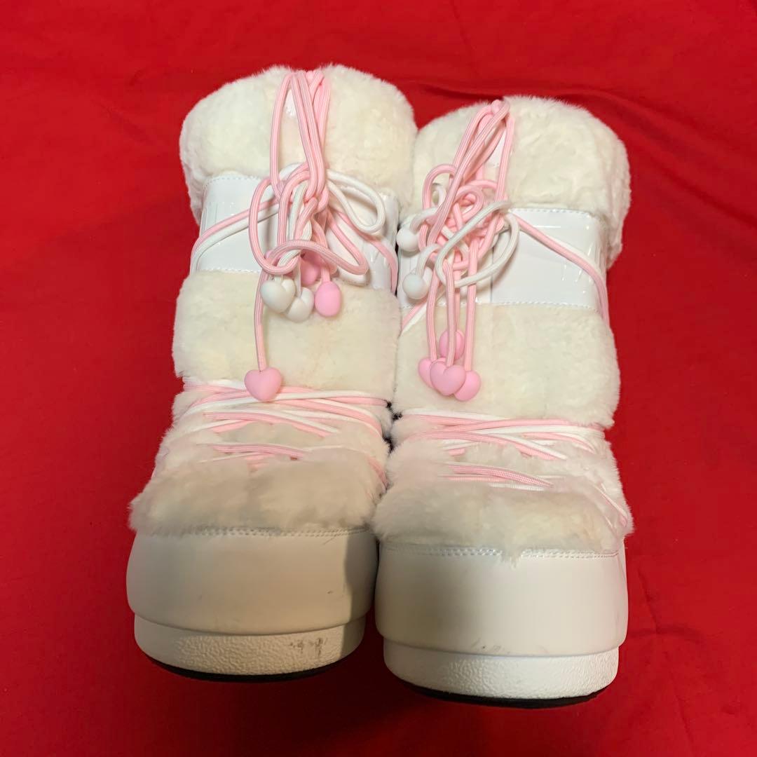 美空さん専用、MOON BOOTホワイト/ピンク サイズ23.5㎝〜24.5㎝