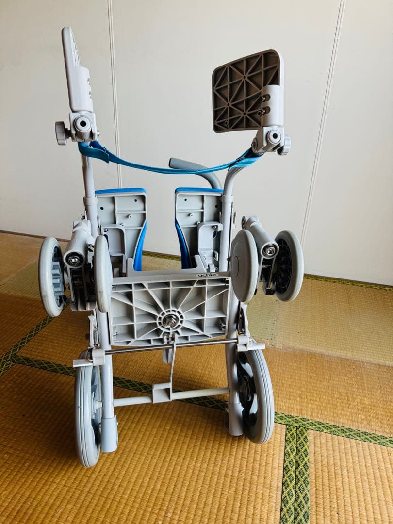 ウチエuchie 入浴用椅子 シャワーキャリー U型シート 介護用　コンパクト