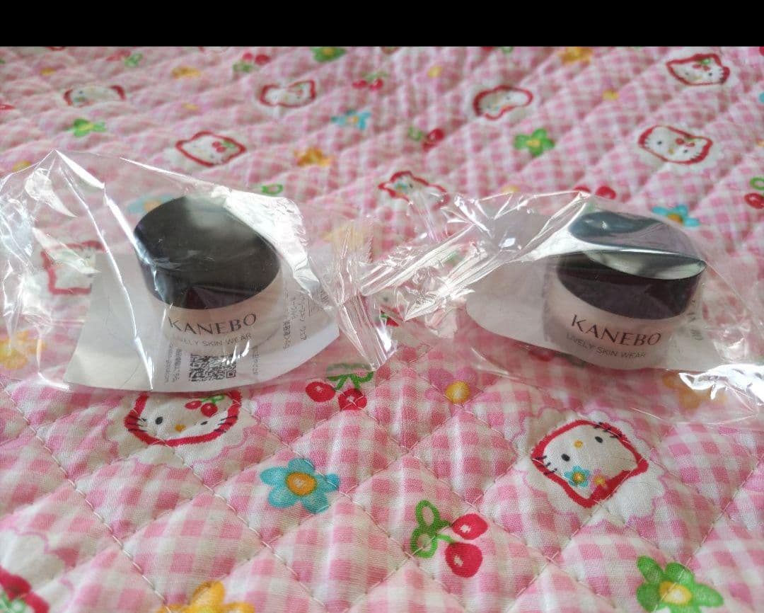 KANEBO　カネボウ　ライブリースキンウェア　オークルB【新品、未使用】874