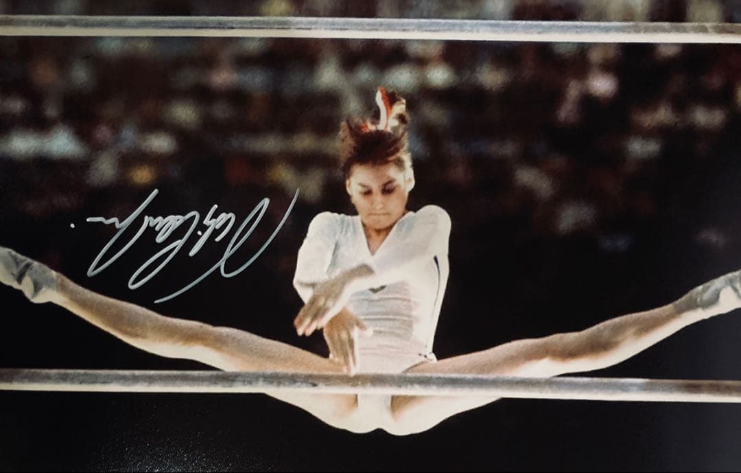 体操選手 ナディア・コマネチ 直筆サイン入り写真　ホログラムシール付 保証書　h