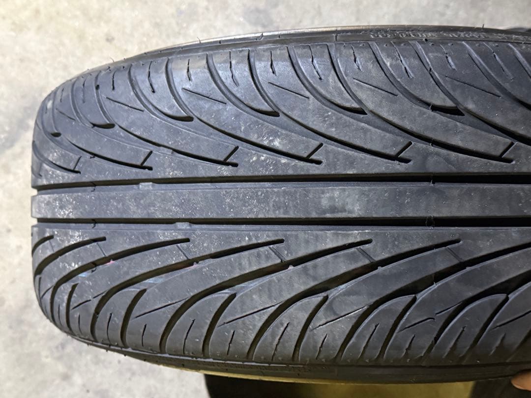 eleven racing 18インチ×9J+30 タイヤ付き　4本セット