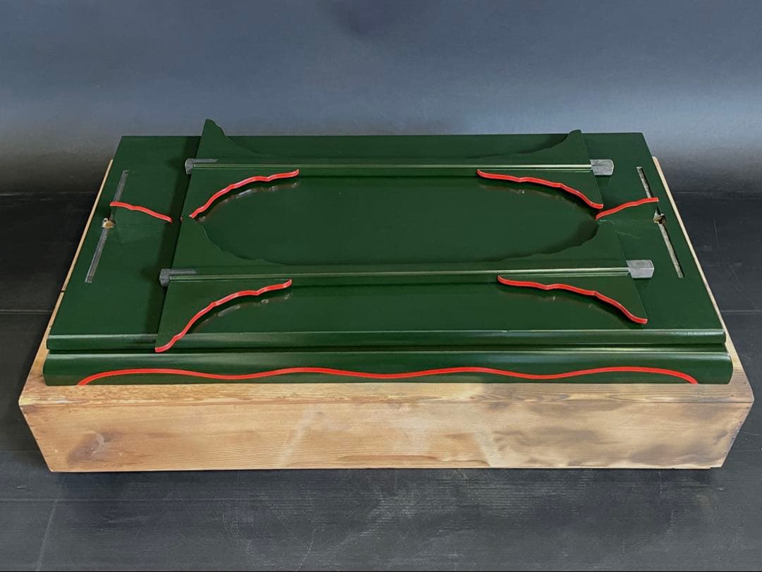 【美品】「母」 兼中斎(堀内宗完)花押 勝利作 青漆爪紅 及台子 茶道具 13F