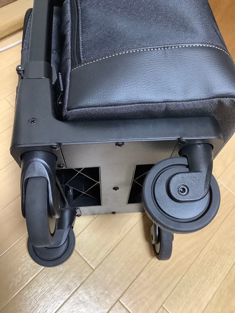 スワニー　キャリーバッグ　ストッパー付き　Mサイズ　超美品