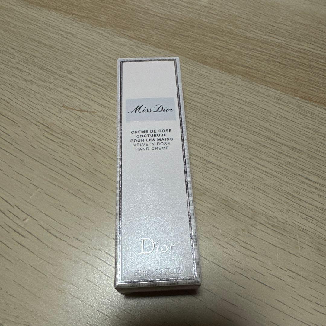 みゃあ♡　Diorハンドクリーム　CHANELスカルプティングフェイスカラ