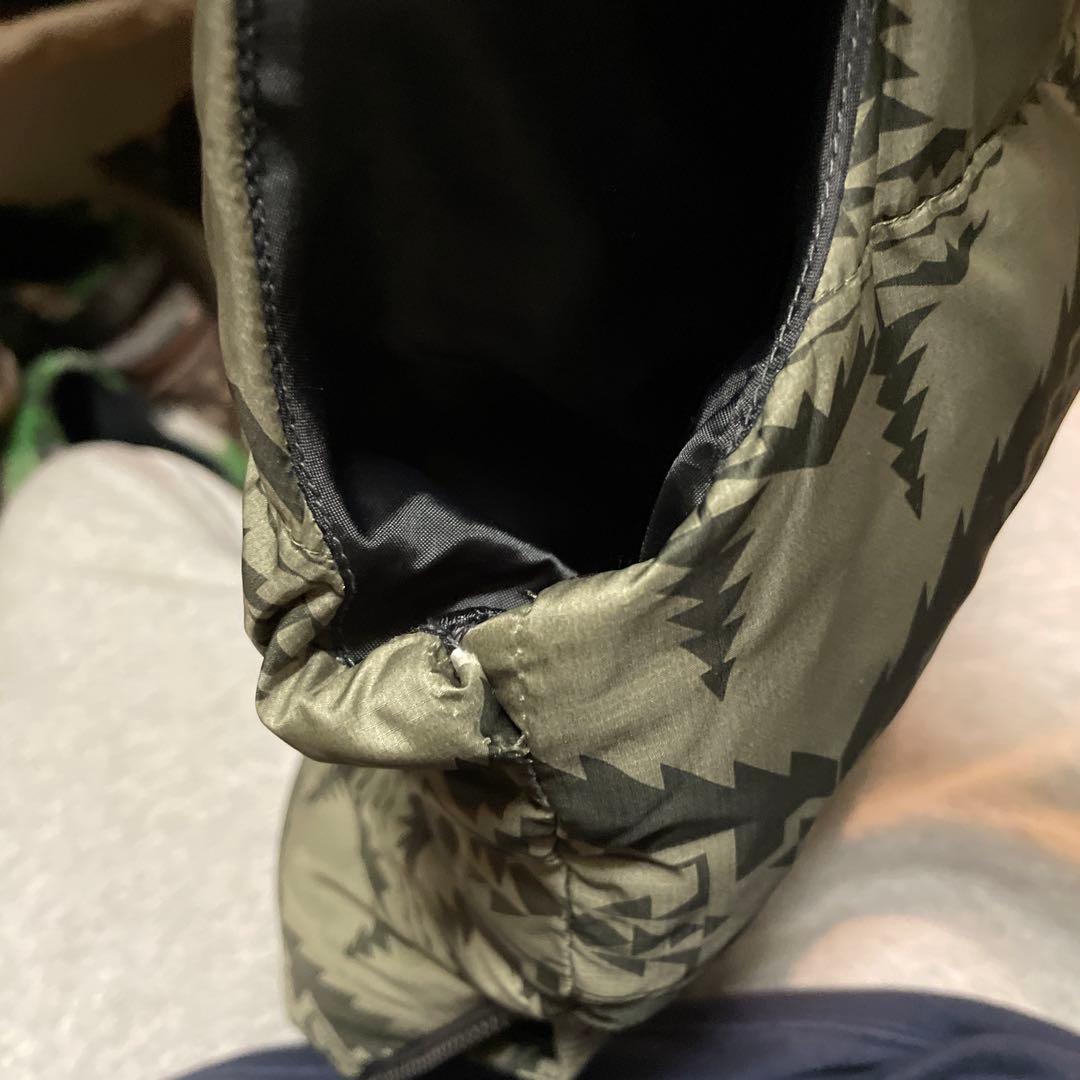 NIKE acg ダウンベスト　ツリー柄　sサイズ