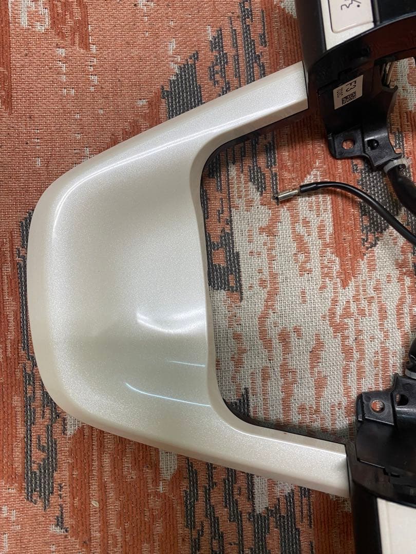 プリウス50系 ステアリングコントロールパネルとステアリングホーンパッド