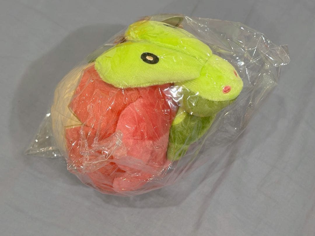 ポケモン　海外限定　カジッチュ　等身大ぬいぐるみ