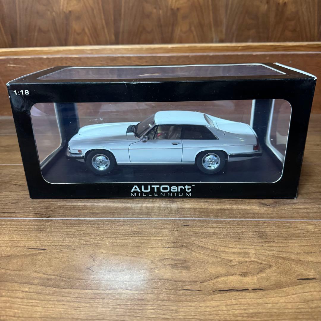 絶版未展示品 オートアート 1/18 ジャガー XJ-S ホワイト1980