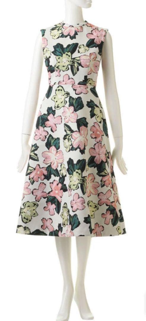 新品！ルルウィルビー　花柄　ジャガードワンピース