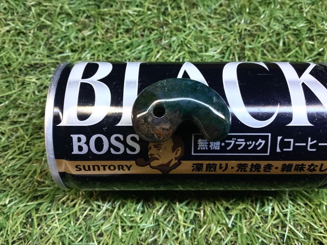 ✳国内の出雲めのう【碧玉】の最高峰勾玉でしょう‼️ 天然石 浮き草文様 鑑別書付