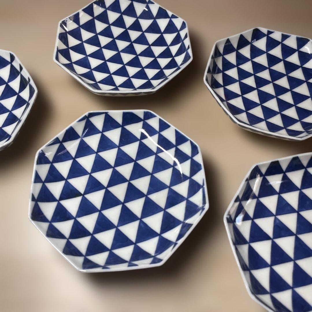 今泉今右衛門　鍋島染付ウロコ紋八角皿五客　箱なし