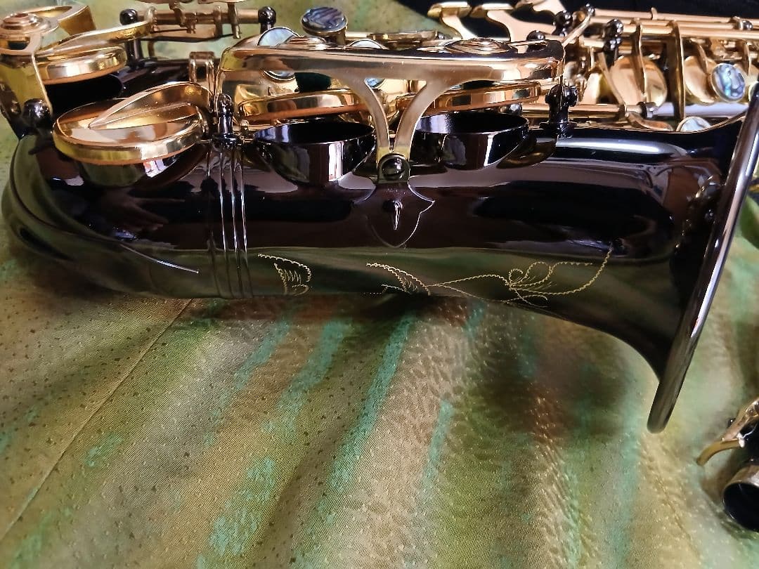 カーブド ソプラノサックス　ノーブランド良品　ブラック　スタンド付属！