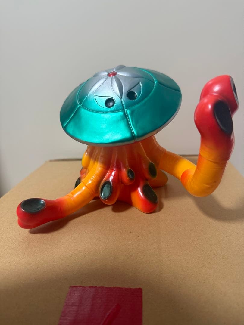 怪獣郷　ウルトラマンレオ　アブソーバ　黄色成型/メタ緑彩色