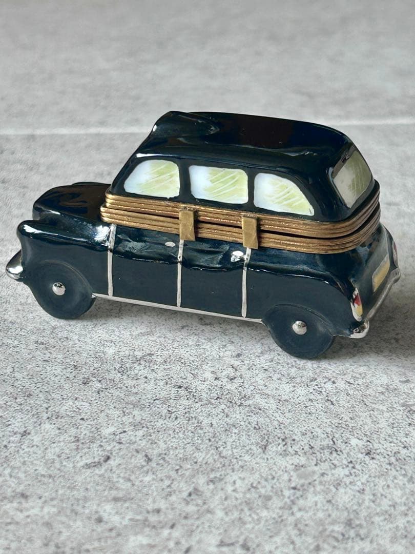 リモージュボックス　フランス製　GR ロンドンタクシー　黒い　小物入れ、置物