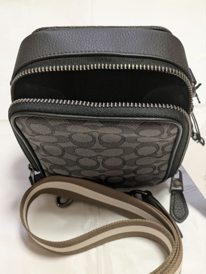 早坂★10日まで期間限定お値下げ・メンズショルダーバッグ