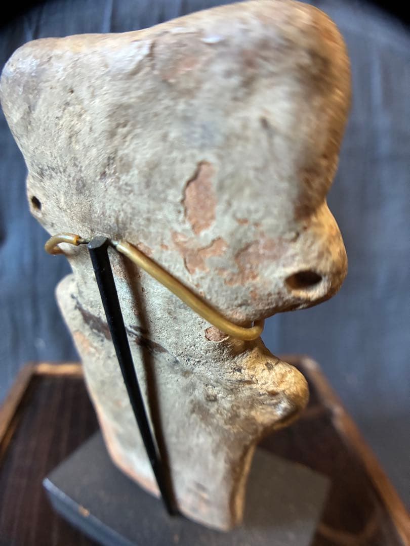 女性の土偶　発掘品　板状土偶　埴輪　縄文時代