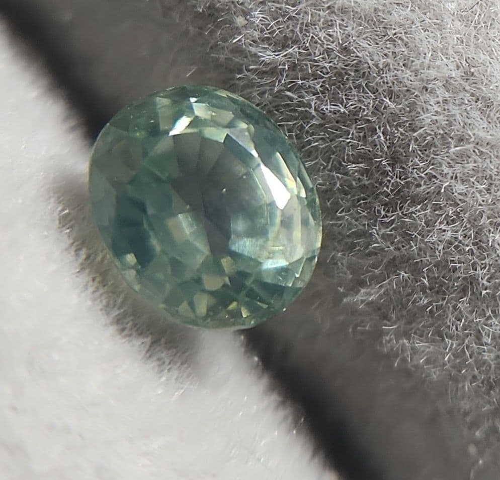 天然シルキーイエローグリーンジルコン 0.740ct