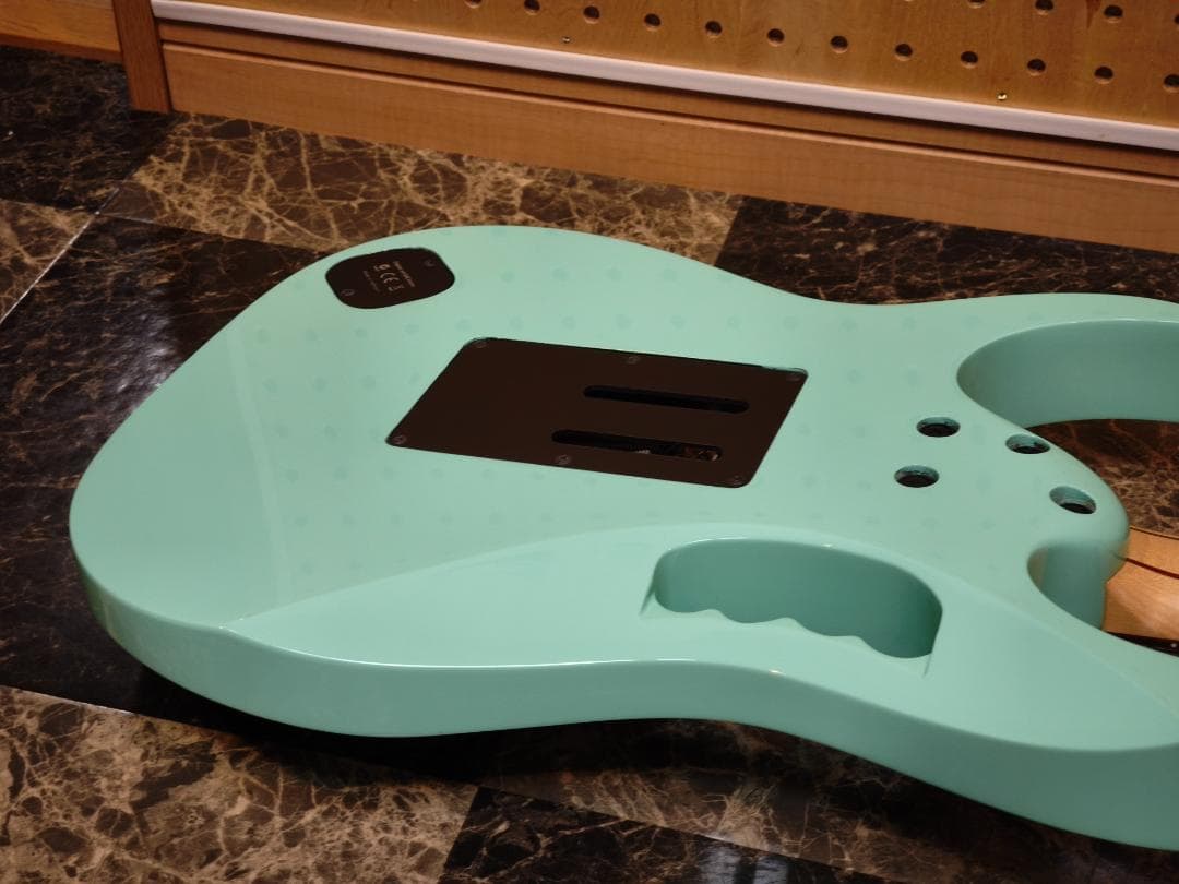 ☆彡Ibanez（アイバニーズ）Steve Vai JEM70V
