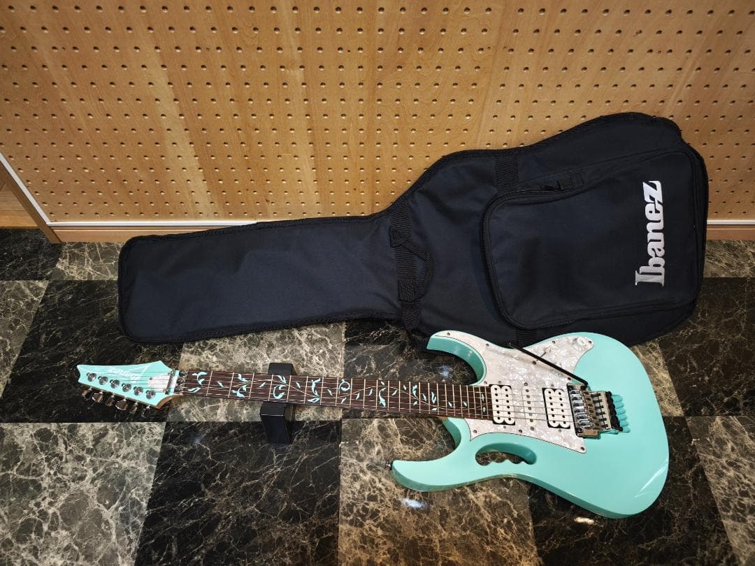 ☆彡Ibanez（アイバニーズ）Steve Vai JEM70V