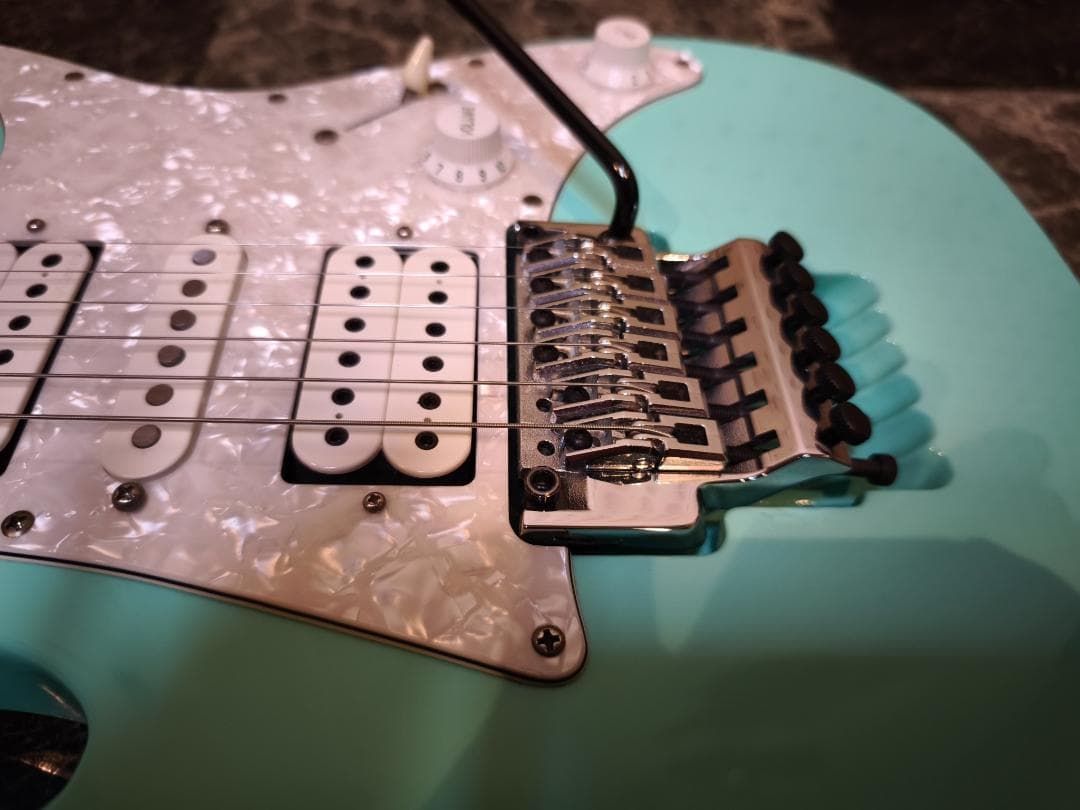 ☆彡Ibanez（アイバニーズ）Steve Vai JEM70V