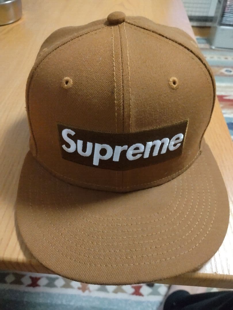 シュプリームNEWERAキャップ