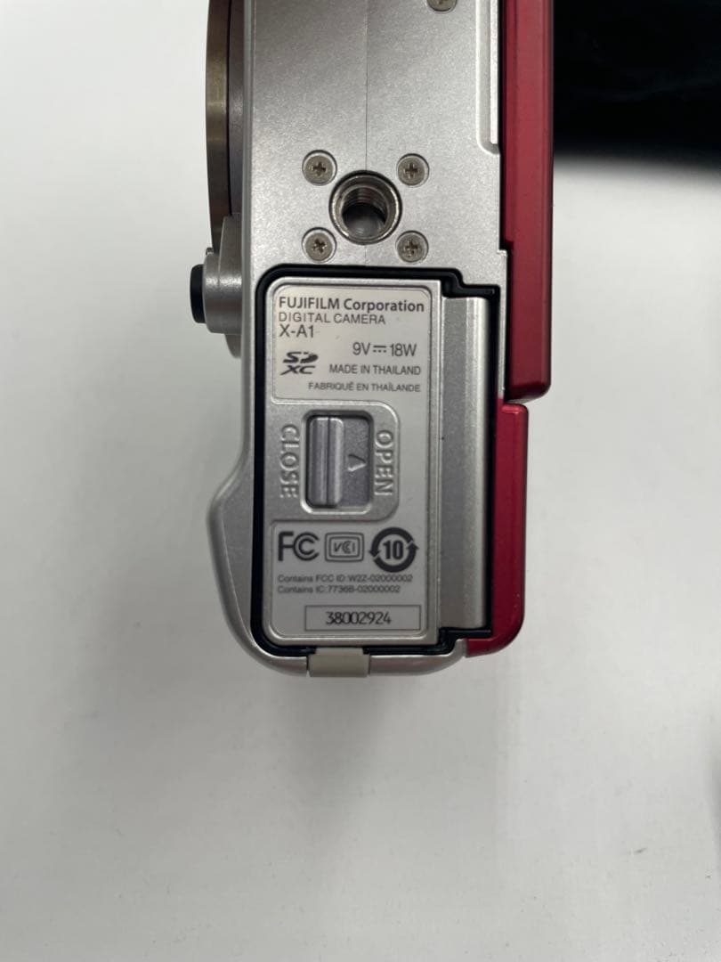 FUJIFILM X-A1 標準ズームレンズセット レッド