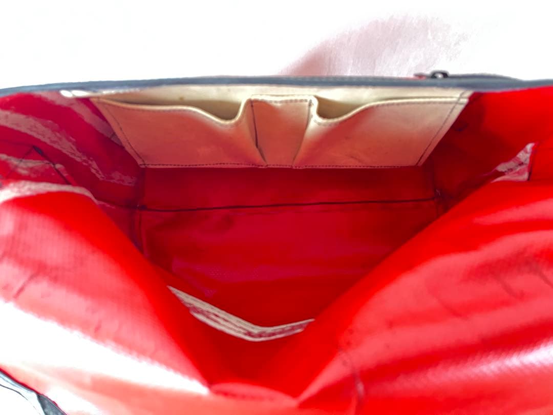 FREITAG メッセンジャーバッグ 赤/黄色