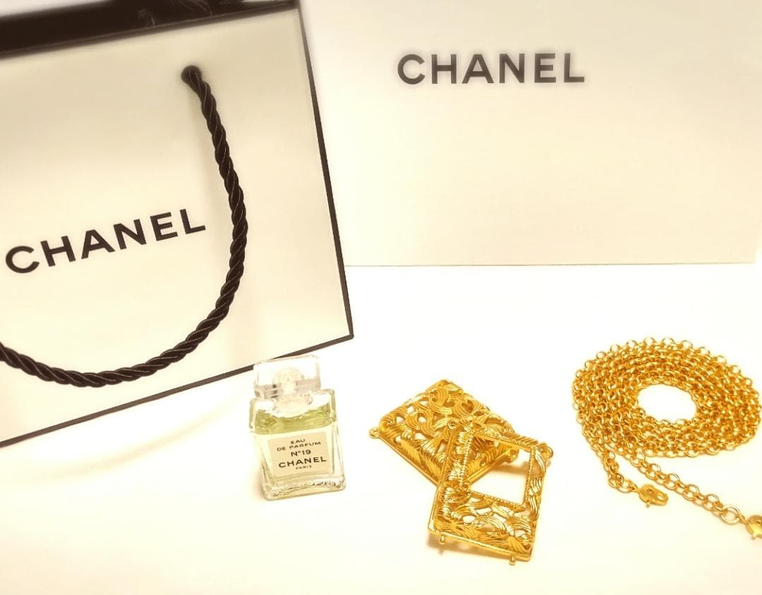 香水(女性用) CHANEL Vintage Perfume Pendant Necklace