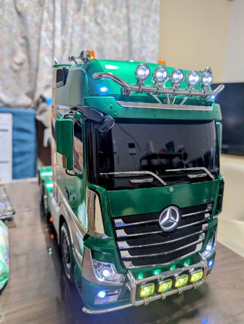 タミヤ1/14 メルセデス・ベンツアクトロス６×4 フルオペ、すぐ遊べます。