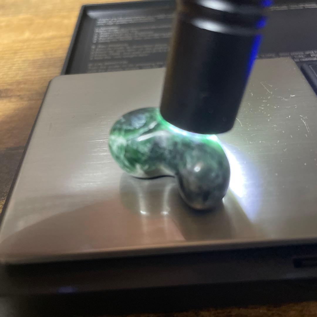 11g 糸魚川　翡翠　勾玉　緑