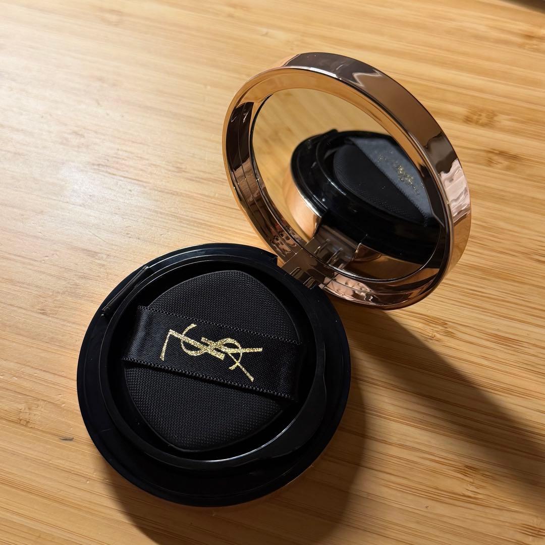 新品未使用YSLクッションファンデーション限定デザインFREETODESIRE
