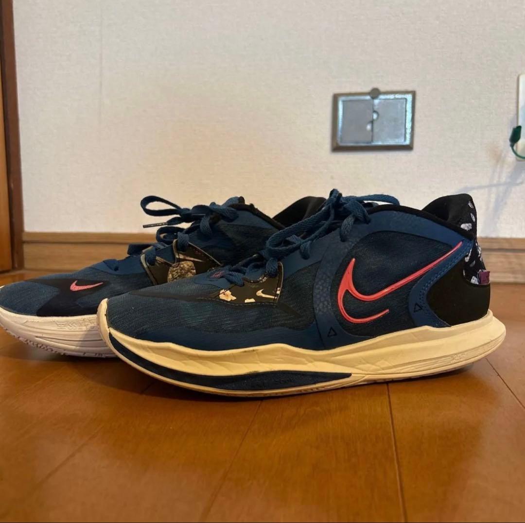 NIKE kyrie5 low ナイキカイリー5ローバッシュ
