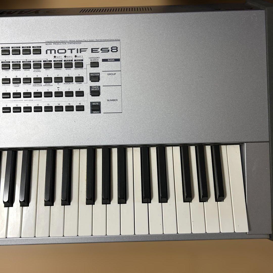 Yamaha MOTIF ES8 シンセサイザー