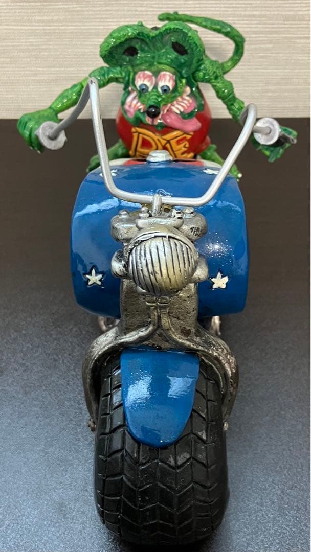 RAT FINK★チョッパー置物ハーレーミニカーホットロッド灰皿ラットフィンク