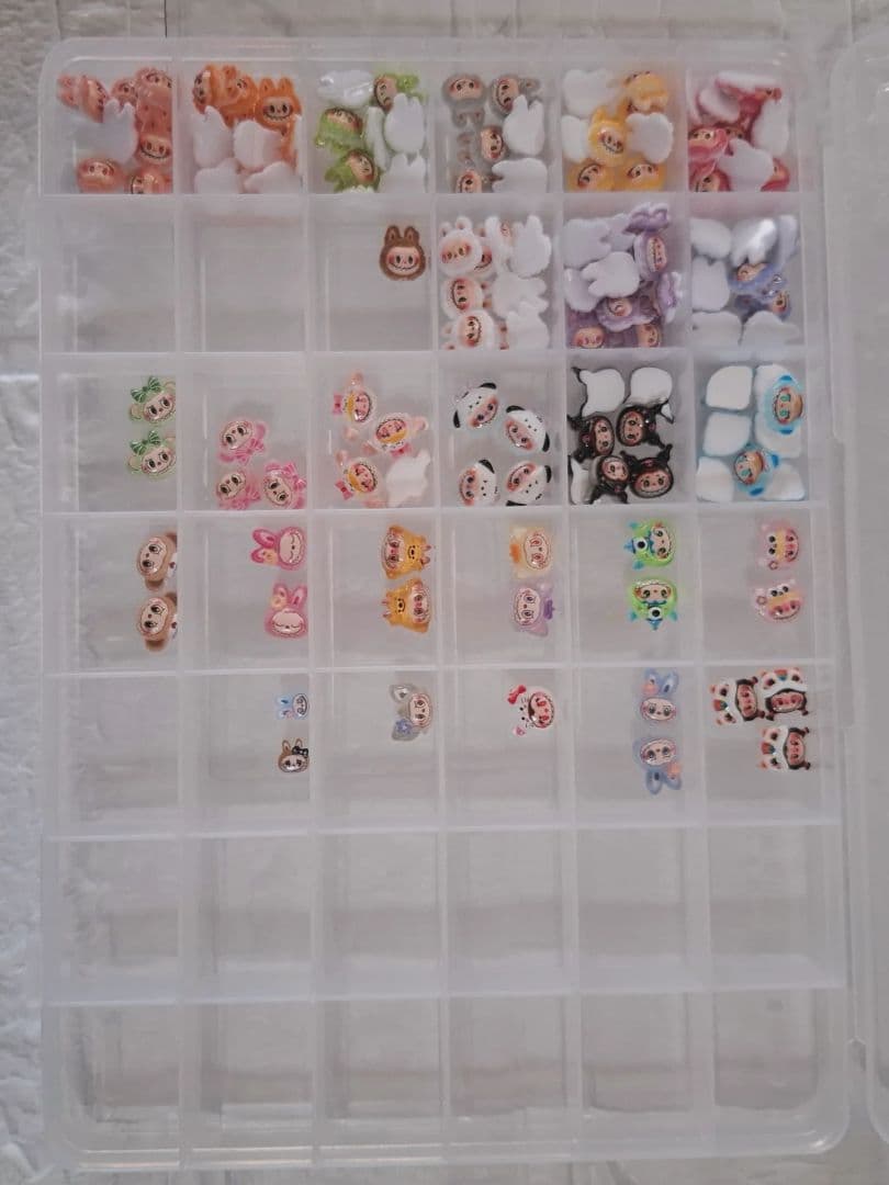 ネイルパーツ大量 ケース入り9箱セット 多様なデザイン