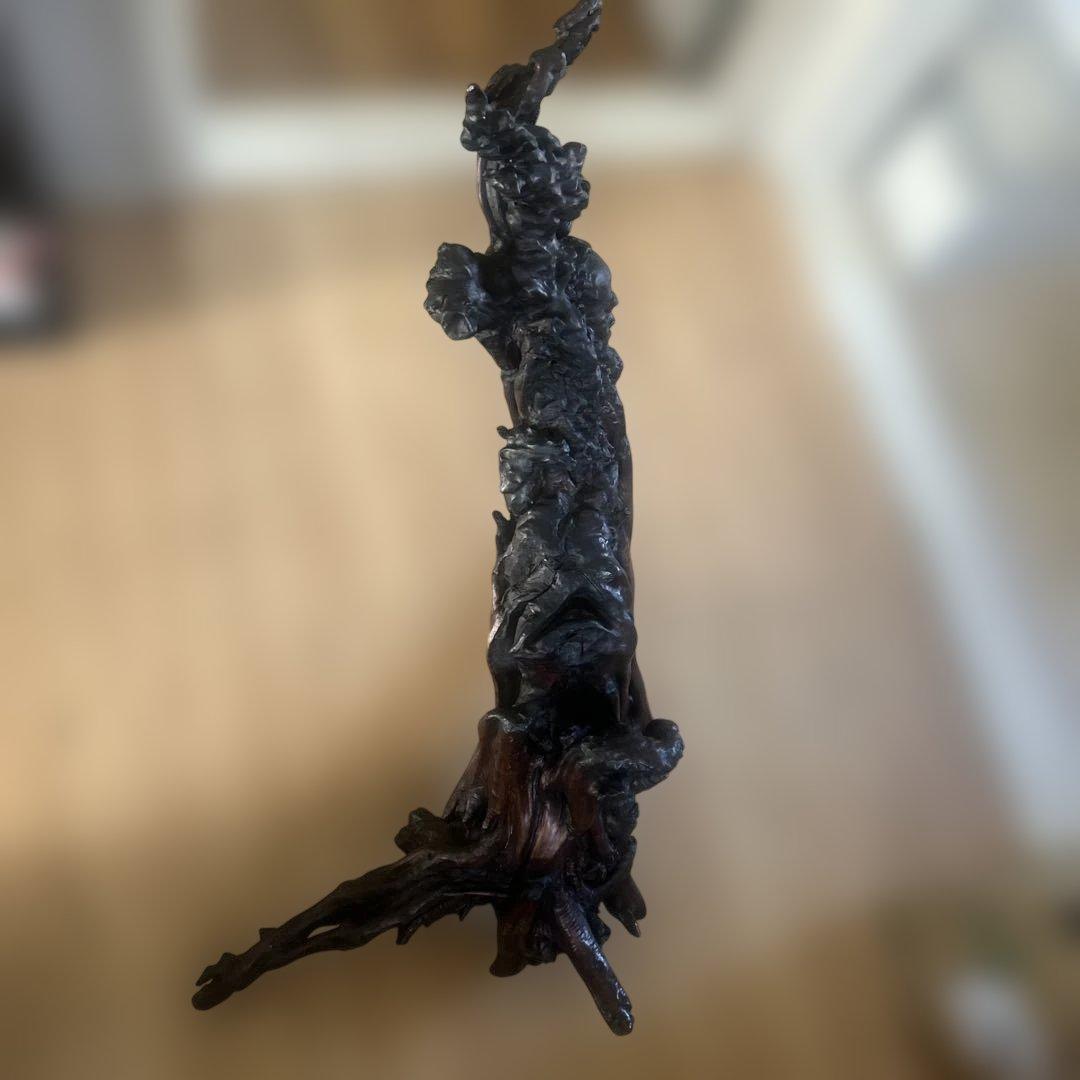 奇妙な流木オブジェ人物が彫刻あり