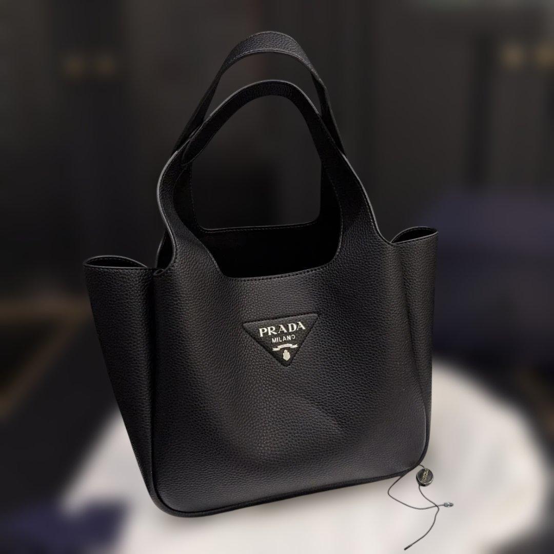 ブラックレザートートバッグ 1BG335