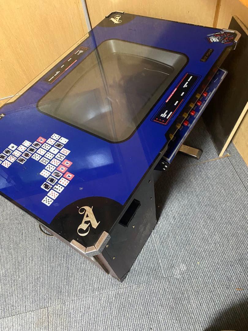 電子ポーカー台　機械