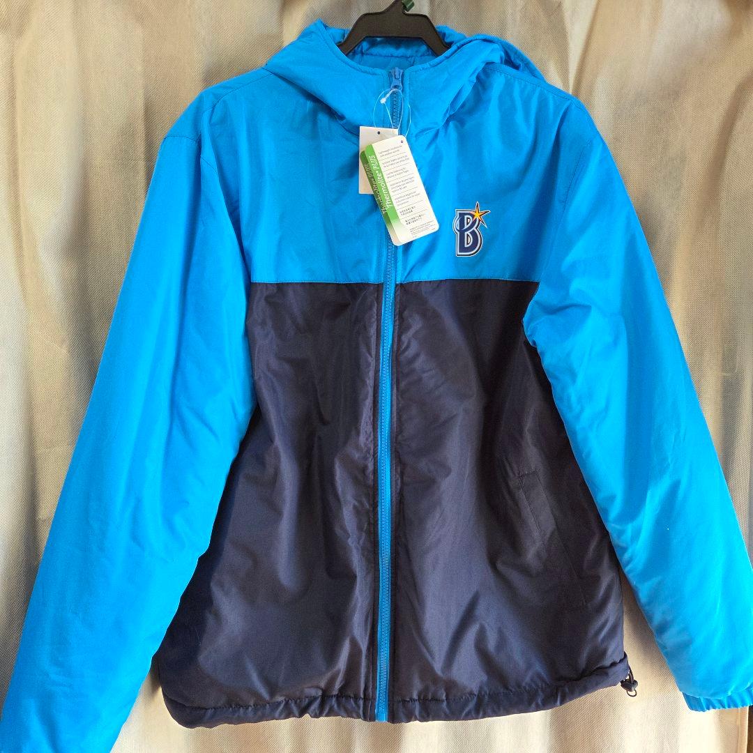 【未使用】横浜DeNAベイスターズ　サーモライト　アウター　ブルゾンL