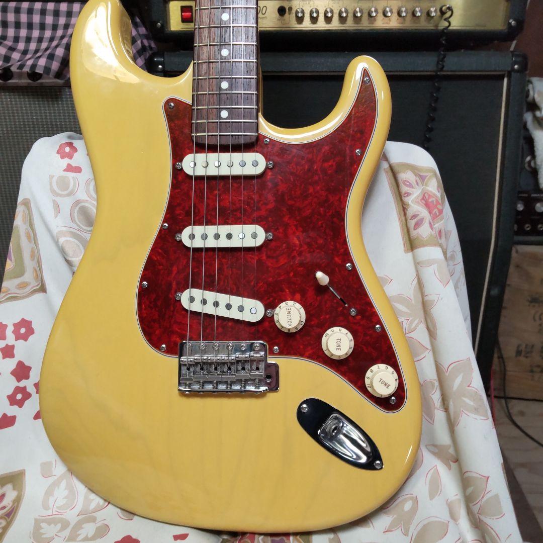 momose モモセのストラトタイプのギター