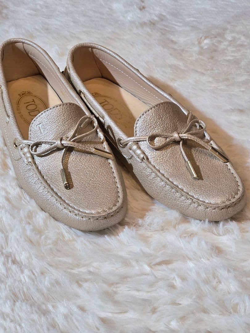 【美品】TOD'Sドライビングシューズ36 1/2(23.5)cmピンクゴールド