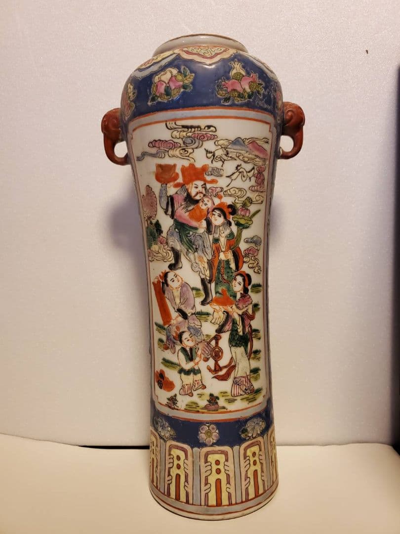 中国古玩　大清同治年製　粉彩人物図獣耳花瓶