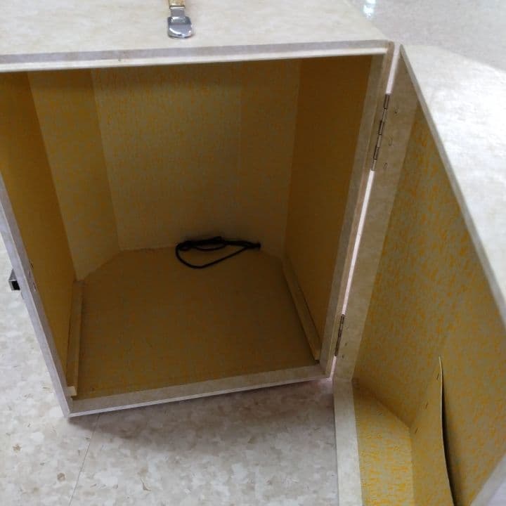 黒い伝統的な日本髪