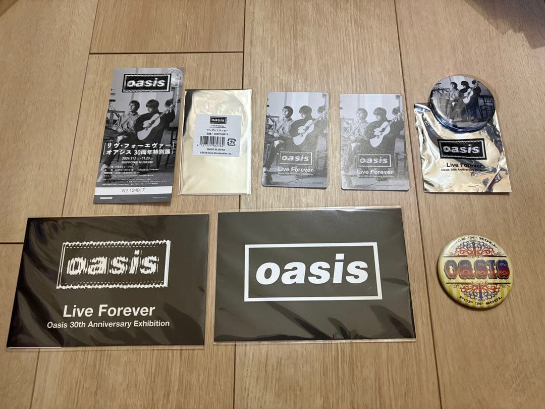 Oasis 30周年記念展セット　ポストカード、ランダムステッカー等