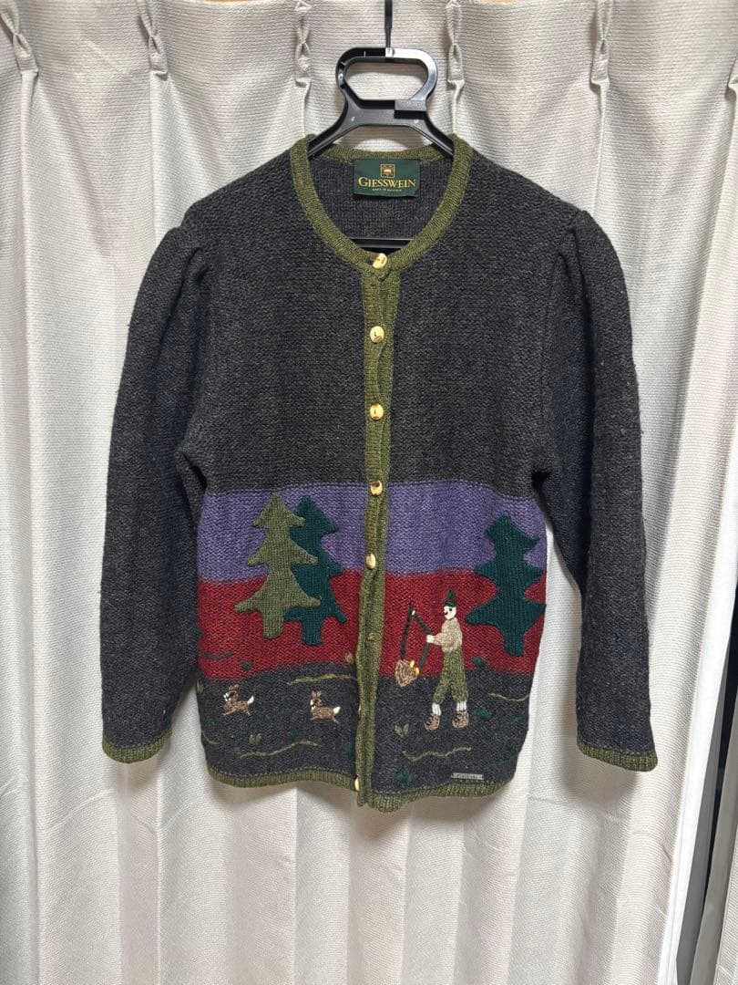 美品　GIESSWEIN刺繍デザインカーディガン
