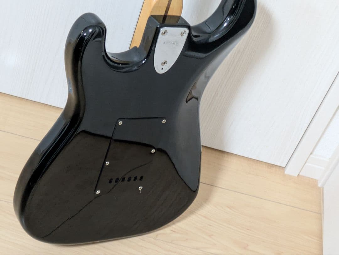 Squier Stratocaster ブラック　ソフトケース付　フェンダー